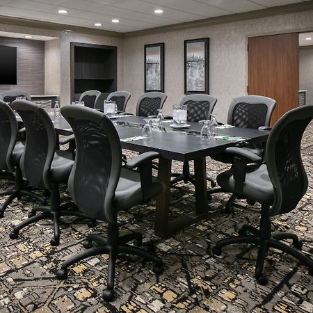 Holiday Inn Hotel & Suites Des Moines-Northwest By Ihg Urbandale Екстериор снимка