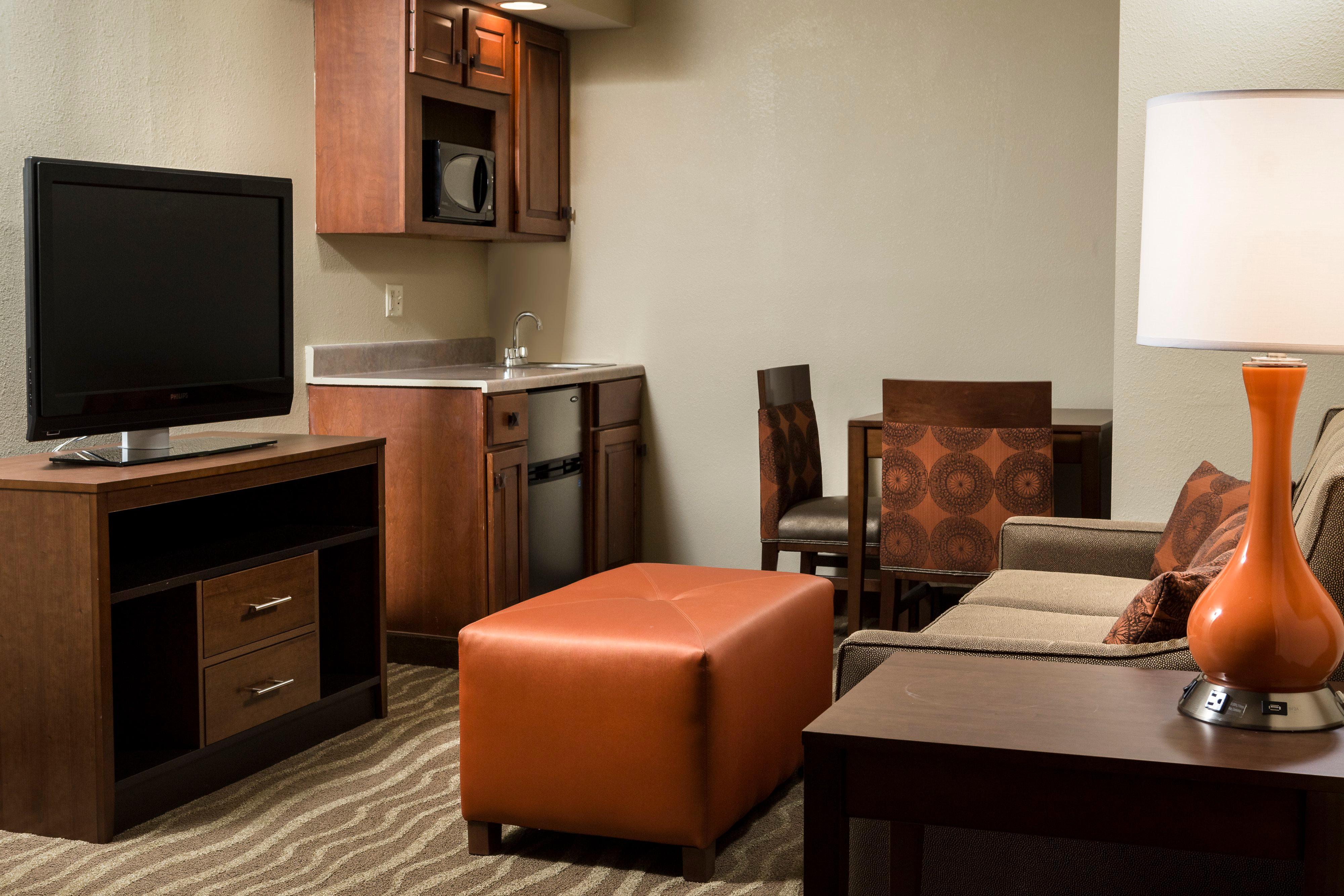 Holiday Inn Hotel & Suites Des Moines-Northwest By Ihg Urbandale Екстериор снимка