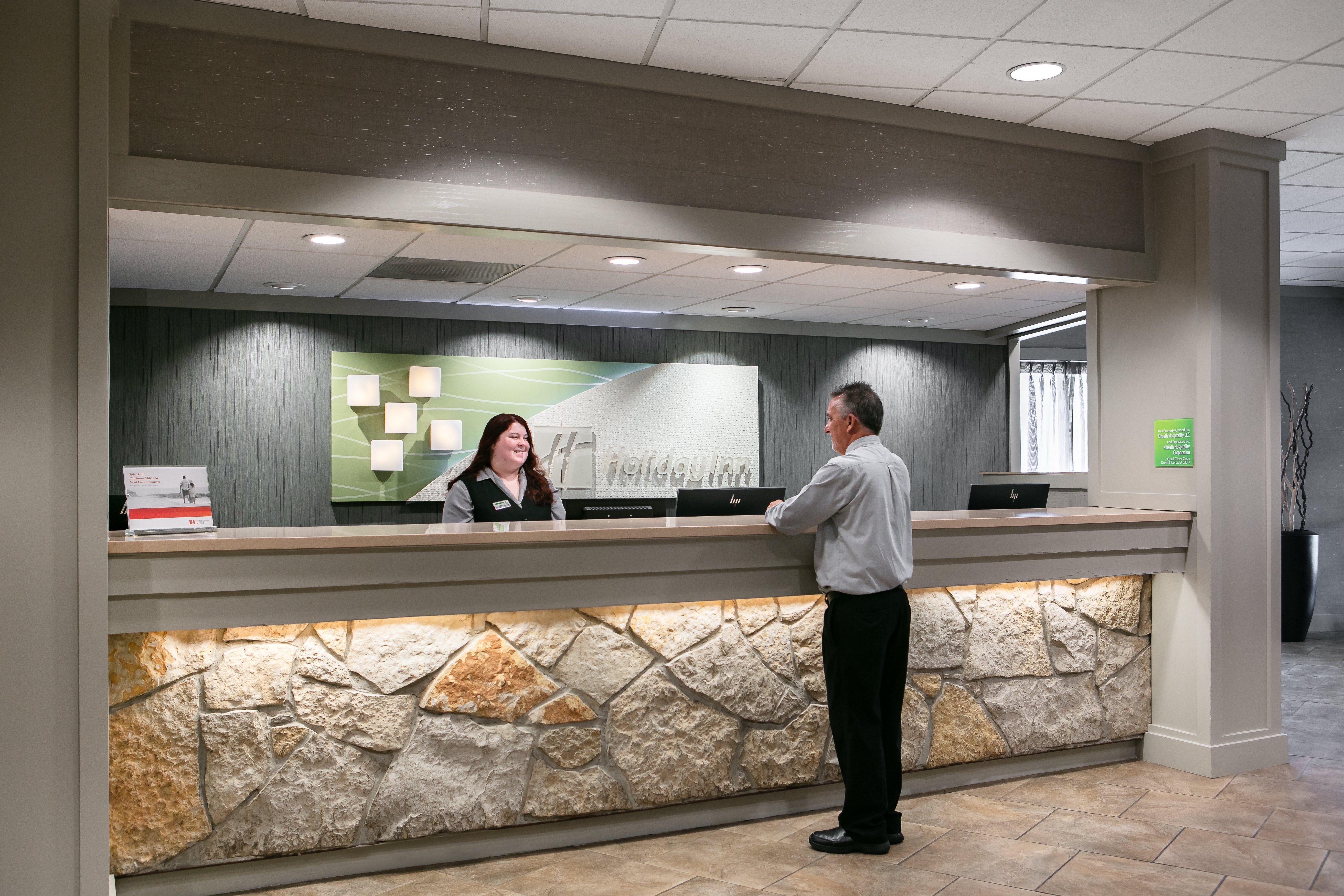 Holiday Inn Hotel & Suites Des Moines-Northwest By Ihg Urbandale Екстериор снимка