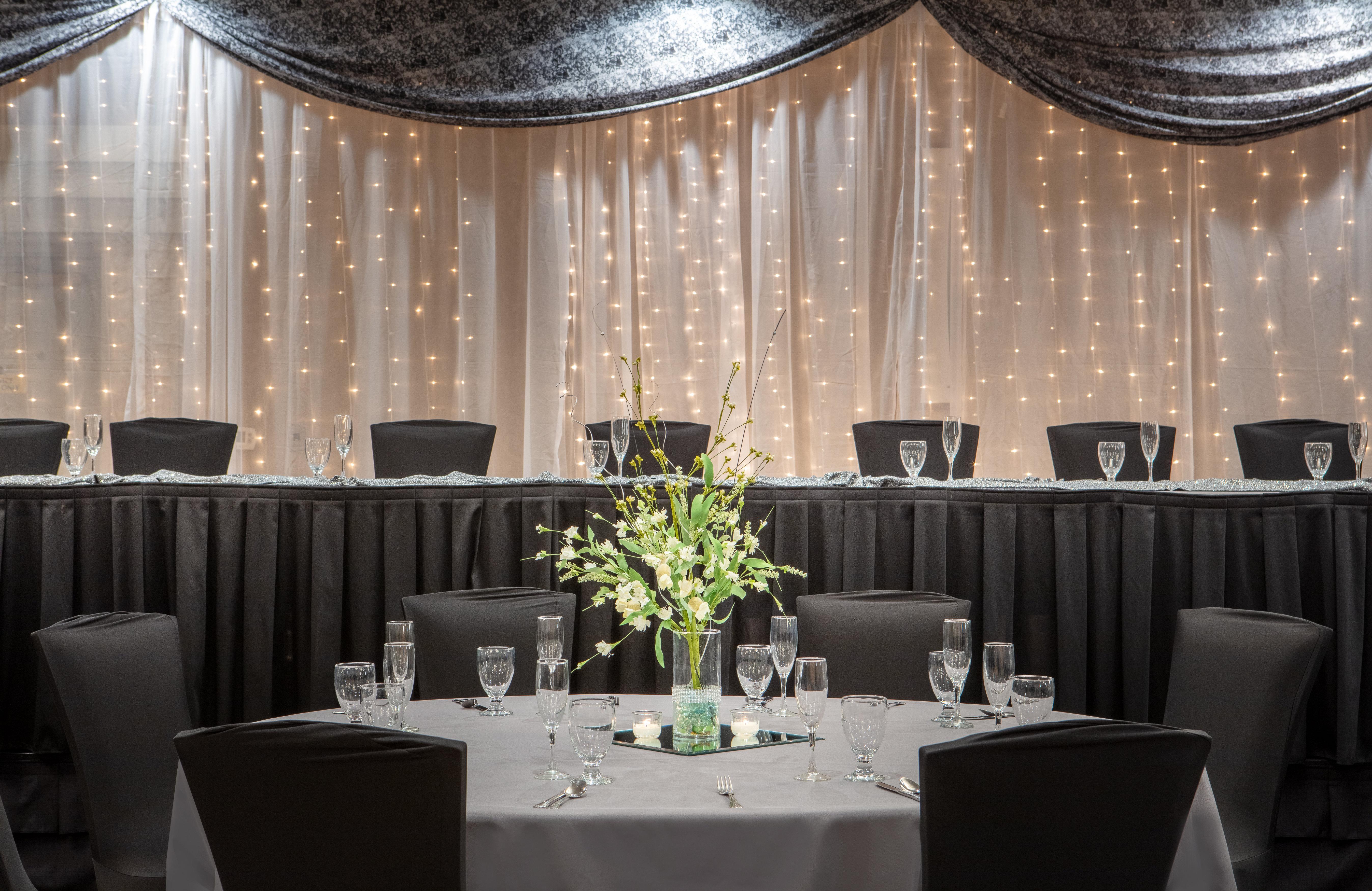 Holiday Inn Hotel & Suites Des Moines-Northwest By Ihg Urbandale Екстериор снимка