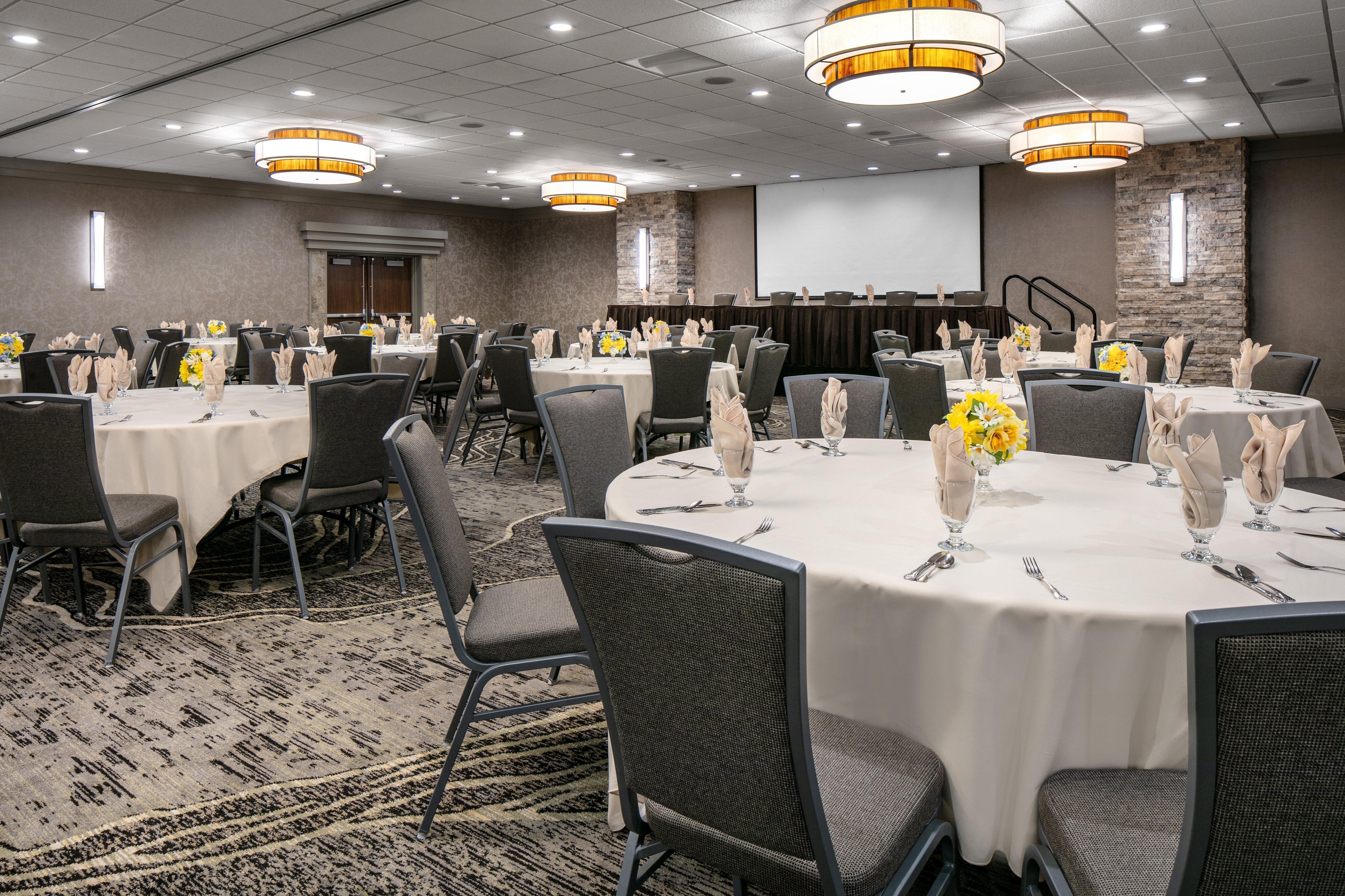 Holiday Inn Hotel & Suites Des Moines-Northwest By Ihg Urbandale Екстериор снимка