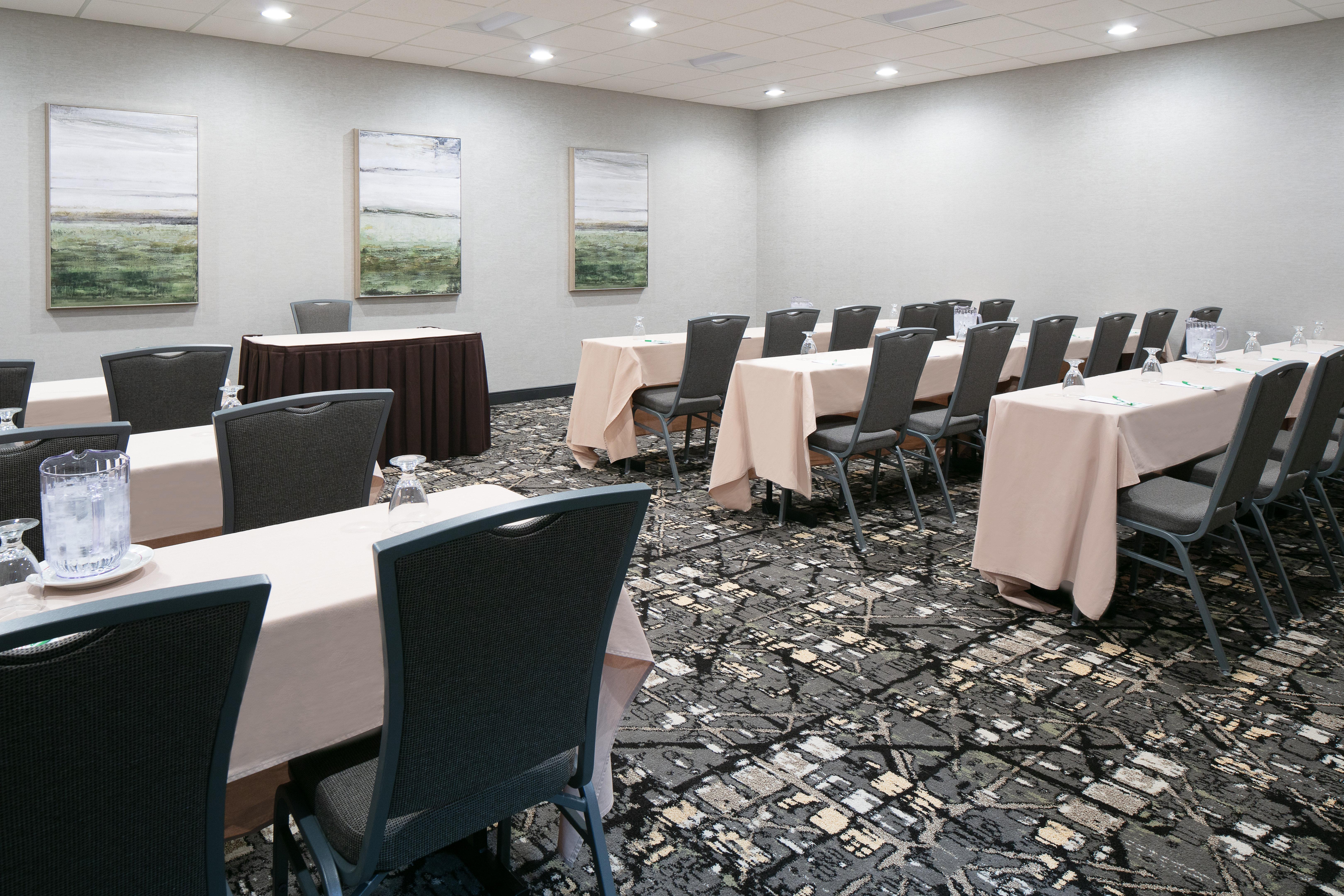 Holiday Inn Hotel & Suites Des Moines-Northwest By Ihg Urbandale Екстериор снимка