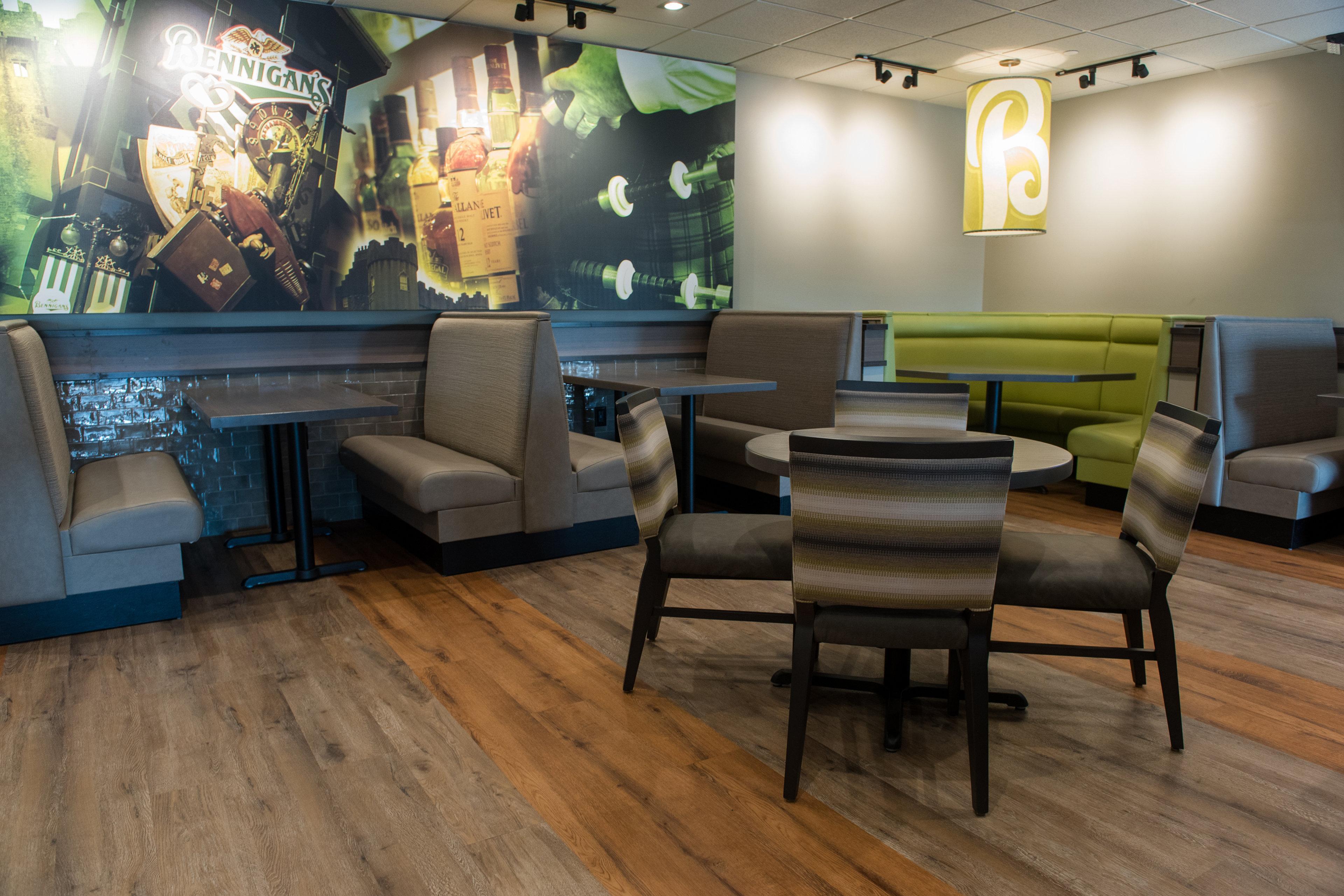 Holiday Inn Hotel & Suites Des Moines-Northwest By Ihg Urbandale Екстериор снимка