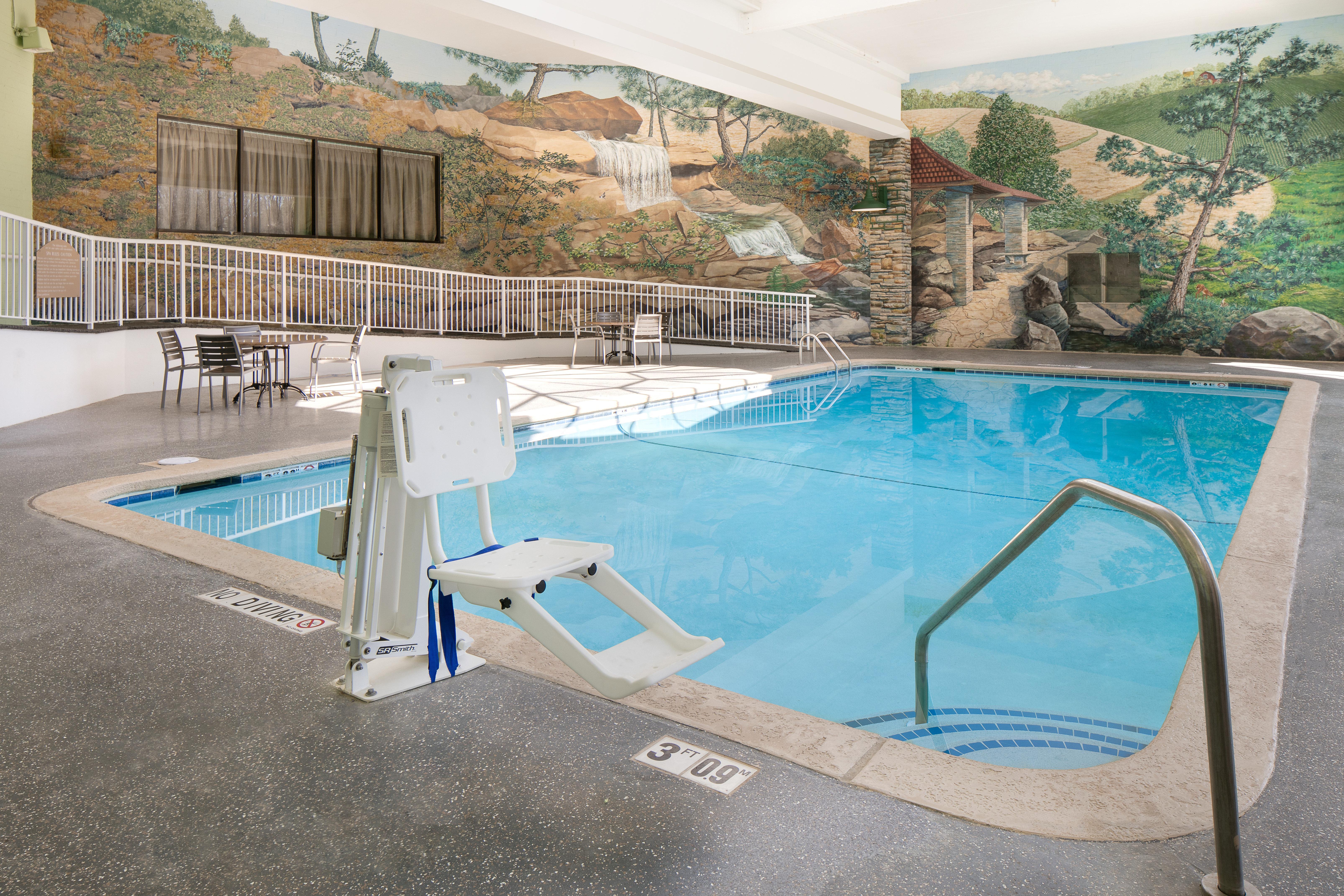 Holiday Inn Hotel & Suites Des Moines-Northwest By Ihg Urbandale Екстериор снимка