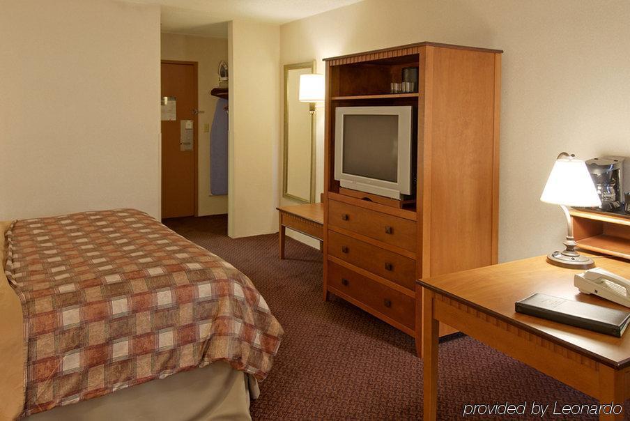 Holiday Inn Hotel & Suites Des Moines-Northwest By Ihg Urbandale Стая снимка