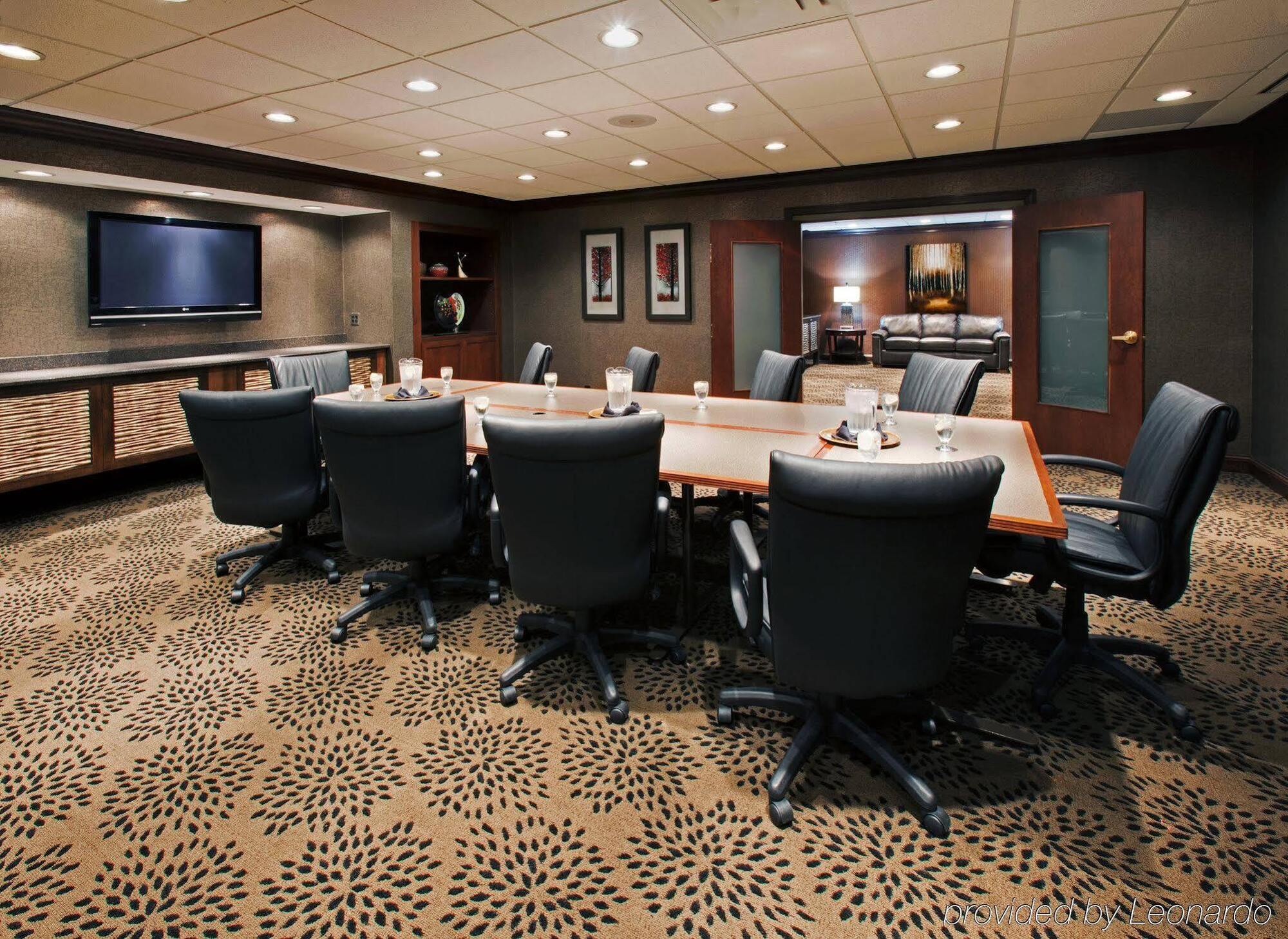 Holiday Inn Hotel & Suites Des Moines-Northwest By Ihg Urbandale Екстериор снимка