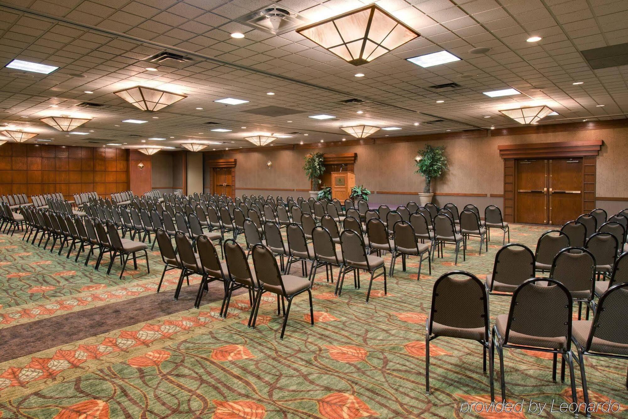 Holiday Inn Hotel & Suites Des Moines-Northwest By Ihg Urbandale Екстериор снимка