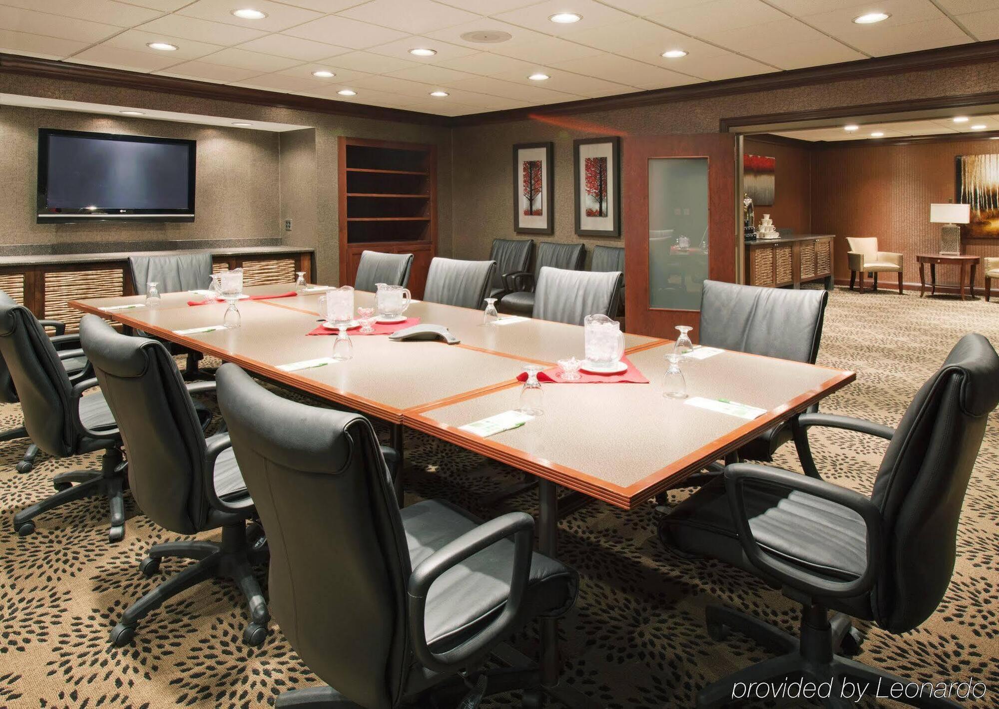 Holiday Inn Hotel & Suites Des Moines-Northwest By Ihg Urbandale Екстериор снимка