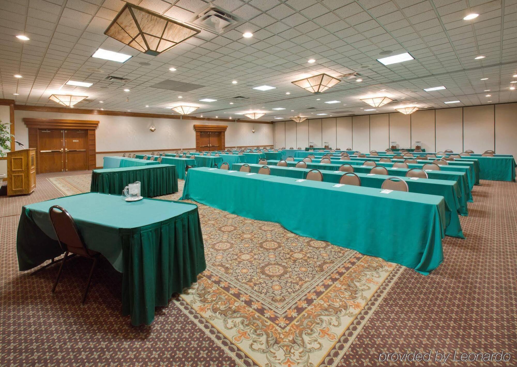 Holiday Inn Hotel & Suites Des Moines-Northwest By Ihg Urbandale Екстериор снимка